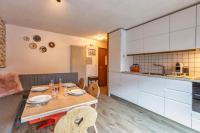 Nev 404 Centrally located 6 pax apartment and garage - B&B