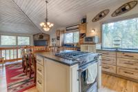 B&B Sunriver - Great Kitchen, AC, SHARC Access, Hot Tub, Bring Pet! - Bed and Breakfast Sunriver