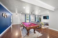 Htown Home Near NRG, Med Center BBQ Yard Games - B&B Houston