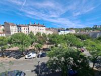 Le Valmy: appartement lumineux au pied du métro - B&B Lione