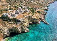 Cliffside Cozy Villa w/ Seaviews - B&B Mézapos