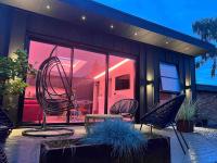 Modern design, parking, central of Christchurch - Ferienwohnung