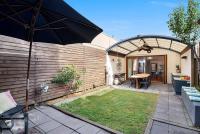 Renovated cottage in CBD with Backyard - B&B Adelaide