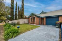 Amazon at Seacombe Gardens - Bed and Breakfast Sturt