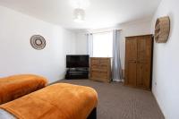 Ideal home with private parking for contractors & groups - B&B