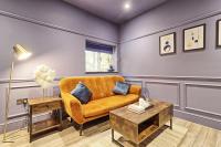 B&B Southend-on-Sea - Opulent Abode - Stunning One-Bedroom Flat - Southend Stays - Bed and Breakfast Southend-on-Sea