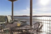 B&B Lake Ozark - Fantastic View , Pools, Tennis, and Relaxing - Bed and Breakfast Lake Ozark