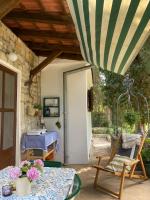 Maslinica, otok Šolta, whole house with teracce - B&B Maslinica