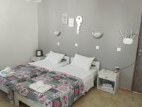 Lilian's Seaview-Party Street-Youth Studios - B&B Rodi