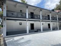 Charles Premier Inn - B&B Thekkady