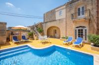 Dar ta' Betta Farmhouse with private pool - B&B Għarb