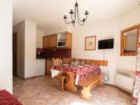 Appartement spacieux 5 pers au pied des pistes avec parking et WiFi - FR-1-508-139 - B&B