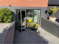 Nyistandsat højloftet kælderlejlighed på 70 m2 i Viborg centrum, med plads til 4 personer - B&B