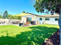 Modern Home with View and Large Private backyard - Bed and Breakfast
