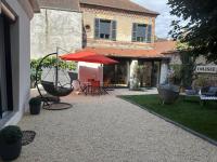 Maison de charme au centre de Moulins, avec jardin et terrasse, tout confort inclus - FR-1-489-474 - Ferienwohnung