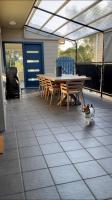 Banyan, 14 Montevideo Parade - Spacious pet friendly property with air con and WiFi - B&B