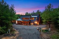 Unwind in Style! *NEW* Sip and Stay Hideaway - B&B Broken Bow