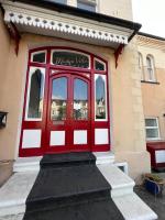 Mostyn Villa 4 Studio Free Private Parking - B&B