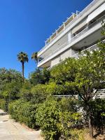 Blue Bay Vouliagmeni Luxury Apartment - Bed and Breakfast