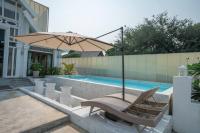 Unique Lanna Style Spa Pool Villa - B&B Chiang Mai