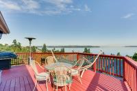 Federal Way Vacation Rental Bay and Mountain Views! - B&B