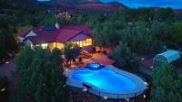 Sedona's Paradise Found, Saltwater Pool and Hot Tub, Private Oasis! - Bed and Breakfast Sedona