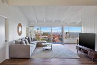 Gorgeous LA Views Hollywood Hills Home - B&B