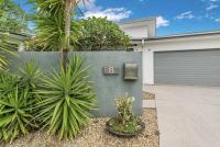 Byron Bay Holiday Homes - Marie and Fred's Villa - B&B