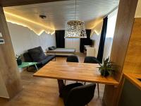 Contemporary Studio + free parking - B&B