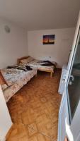 Vierbettzimmer mit eigenem Bad