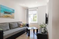 Family Room with Balcony (7)