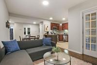 Modern & Furnished 2BR Apt with In-unit Laundry - Sunnyside 2E - Ferienwohnung