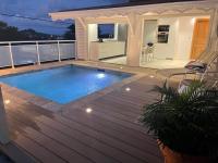 Les Appart villa Sunbay Caraibes avec piscine privative vue mer et montagne - Chambres d'hôtes Le François