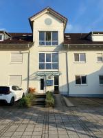 Harmony Apartment, your holiday home in Rust with balcony & river-view, 5min to Europa-Park - B&B