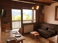 Charmant 2 pièces avec balcon et parking - Proche centre et pistes - 4 pers. - FR-1-595-86 - B&B