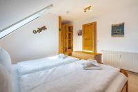 One-Bedroom Apartment with Balcony