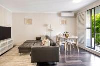 Chic Surry Hills Style with Parking - B&B