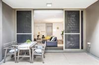 B&B Sydney - 'The Patio' Live like a Local in Spacious Comfort - Bed and Breakfast Sydney