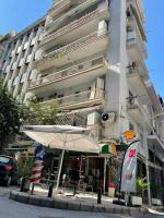 Flowery Penthouse in city centre of Thessaloniki - Chambres d'hôtes Thessalonique