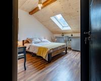 Single Room with Shared Bathroom