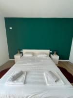 Sky Residence Airport or Therme Spa no 10 - B&B Otopeni