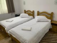 Camera Doppia con Letti Singoli con Bagno Privato 