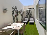 Bungalow Paseo del Mar- PLAYA ROCA Residence sea front access - Free AC - Wifi - B&B Costa Teguise