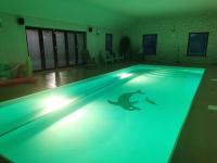 Apartment with Private Pool Sleeps 5 - B&B Mitchelstown