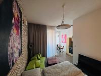 TwoParrots app. with garage, balkony, citycenter - Bed and Breakfast Žilina