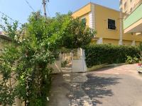 Apartment with garden in the center of Durres - B&B