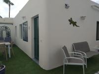 Bungalow Paseo del Mar- PLAYA ROCA Residence sea front access - Free AC - Wifi - Chambres d'hôtes Costa Teguise