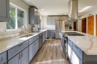 Relax & Recharge: Edgewood Home w/ Balcony - B&B Edgewood