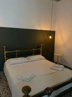 Deluxe Two-Bedroom Apartment with Garden View