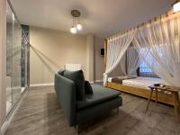 Queen Room with Spa Bath